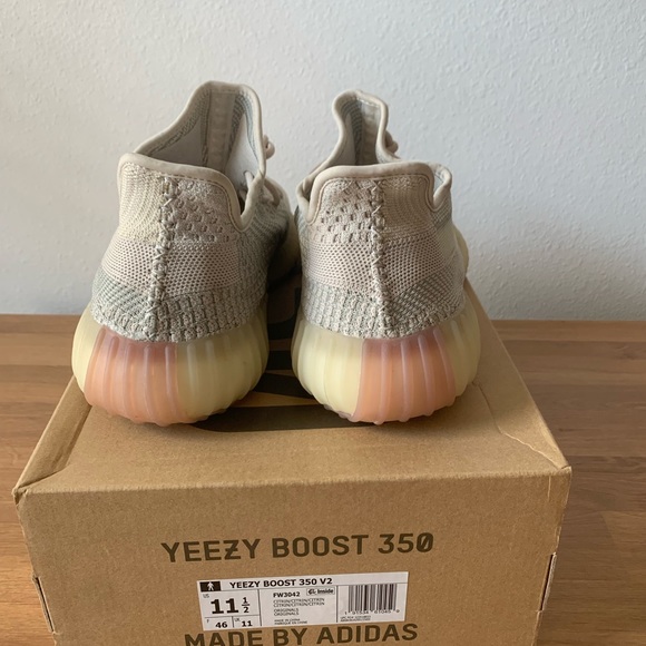 Yeezy Citrins Non Reflective Size 11.5 Mens - Picture 4 of 7